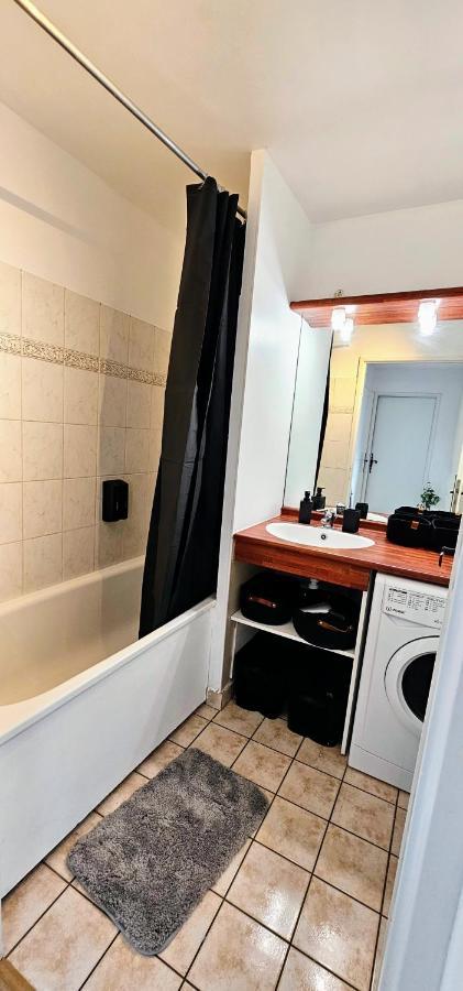 Ferienwohnung L'Evasion, Cergy, Downtown, 6 Pers, 2 Min Rer A, 2 Places De Parking Privatives, Netflix Et Beinsports Exterior foto